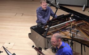 Stephen De Pledge, Ben Hoadley