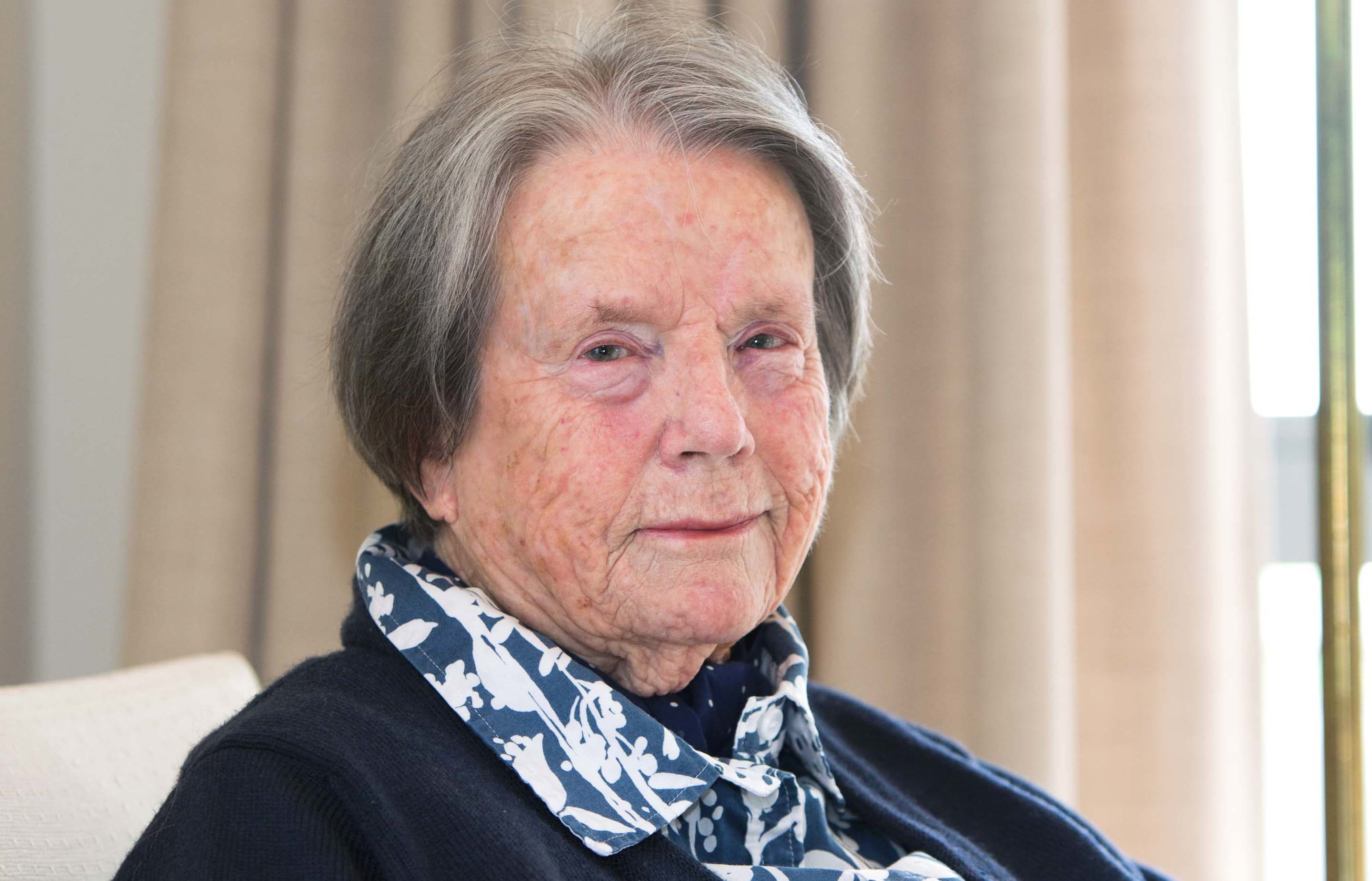 Angela Caughey - author of How to Communicate with someone who has dementia