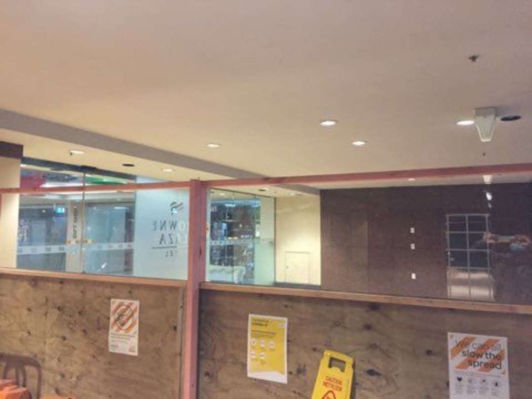 The atrium thoroughfare divider at the Crowne Plaza