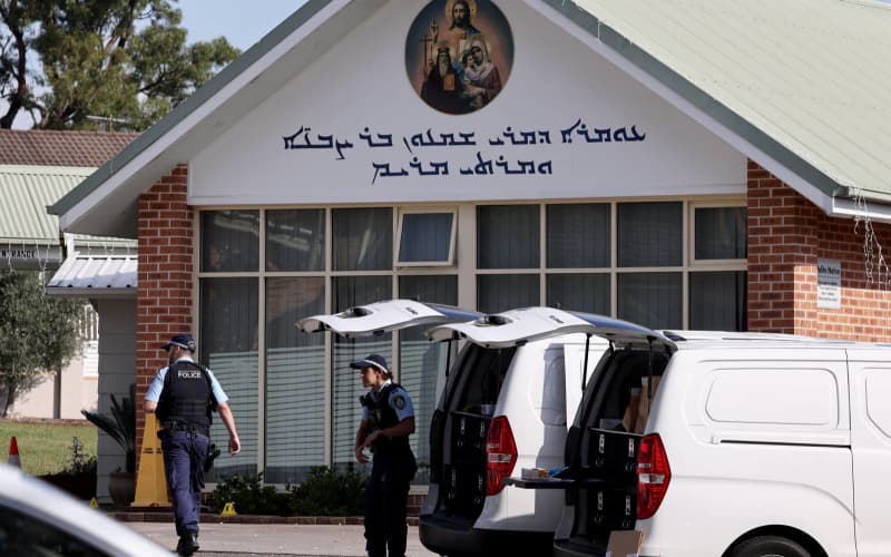 Seven 'juveniles' arrested in Sydney counterterrorism raids after ...