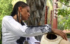Sona Jobarteh with Kora