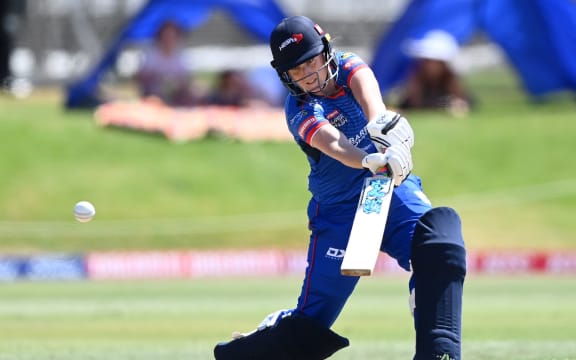 Anna Peterson bats for the Auckland Hearts.