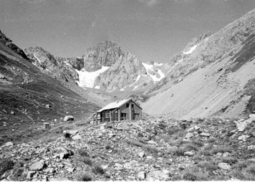 Beetham Hut in 1995. Demolished soon after by avalanche.
