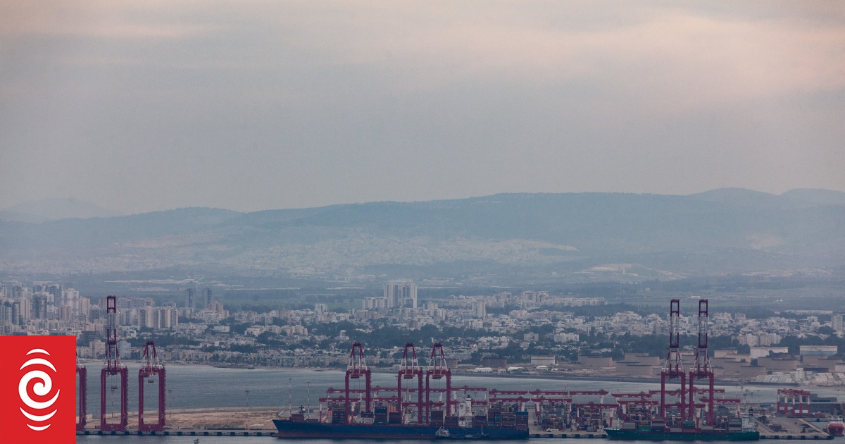 Estados Unidos hunde tres barcos y mata a 10 tras ataque hutí en el Mar Rojo