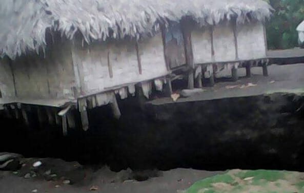 A hut on the south eastern side of Ambryn