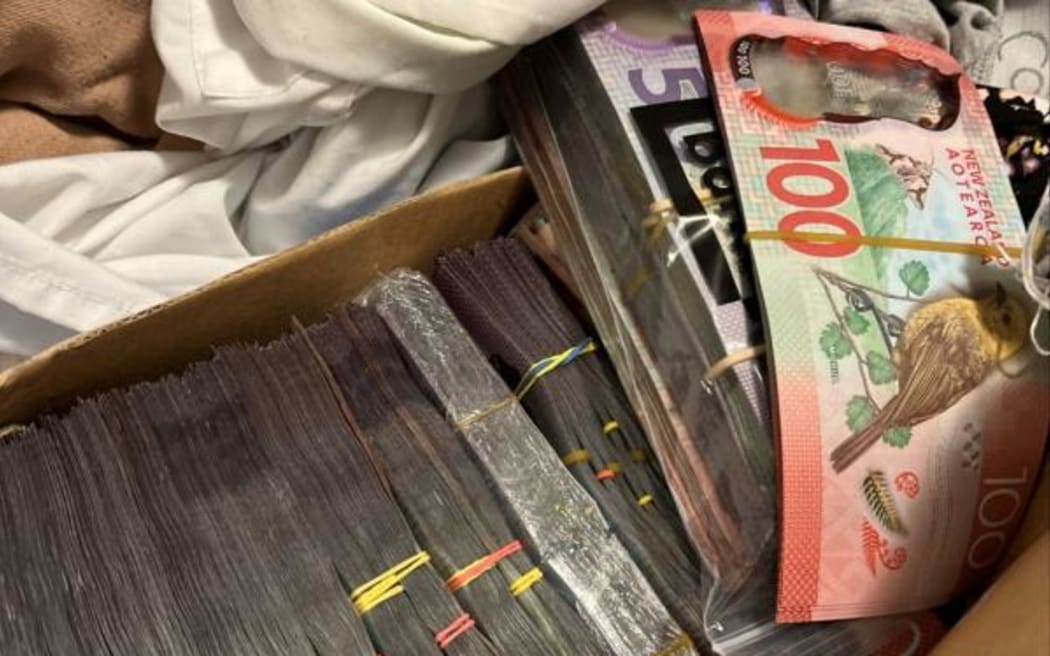 Drugs, cash seized in Auckland