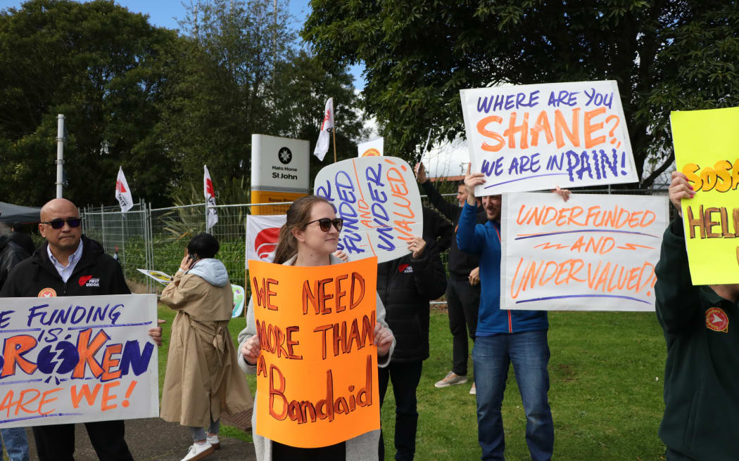 First Union and New Zealand Ambulance Association ambulance officers rallying in Auckland.