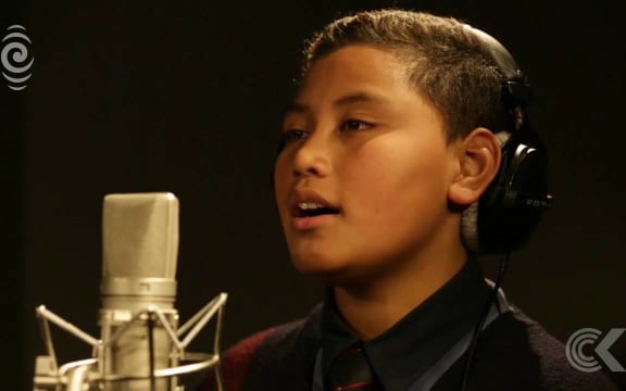 Selevasio Tu'ima sings Hallelujah