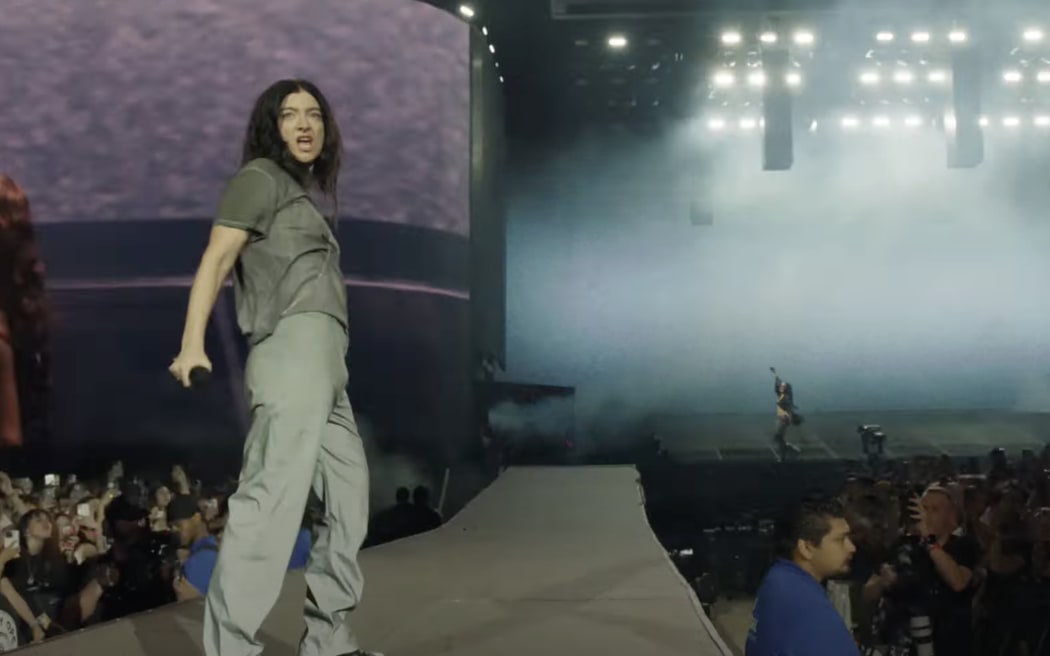 Lorde performs with Charli XCX at Coachella 2025.