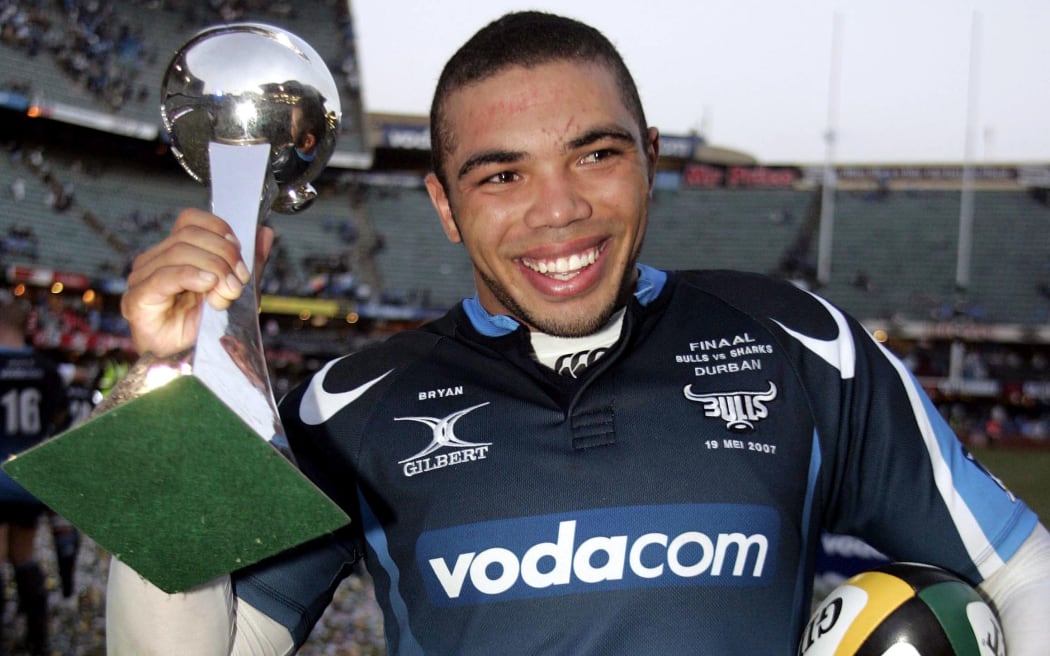 Bryan Habana celebrates the Bulls Super Rugby win in 2007.