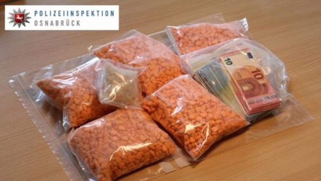 About 5000 carrot-coloured ecstasy tablets in the shape of Donald Trump's head have been seized by German police in the north-western city of Osnabruck.