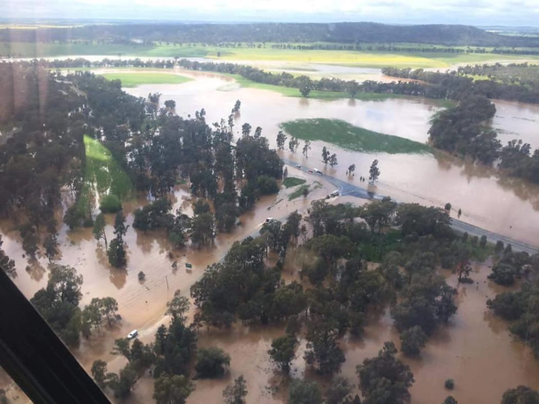 The NSW State Emergency Service has received more than 2000 assistance requests following flooding in the central part of the state.