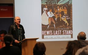 Dr Vincent O'Malley delivers a lecture about the Waikato War.