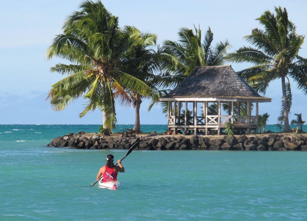 A paddling session for Anne Cairns in Samoa