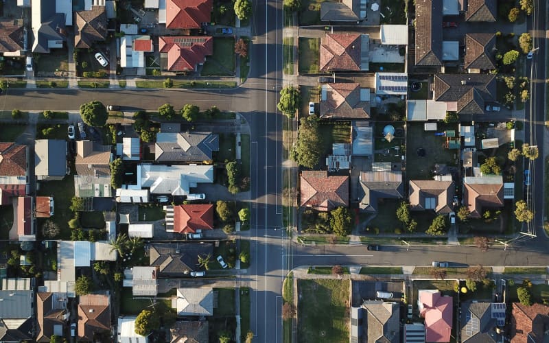 The most common disputes between neighbours- and how to resolve them | RNZ