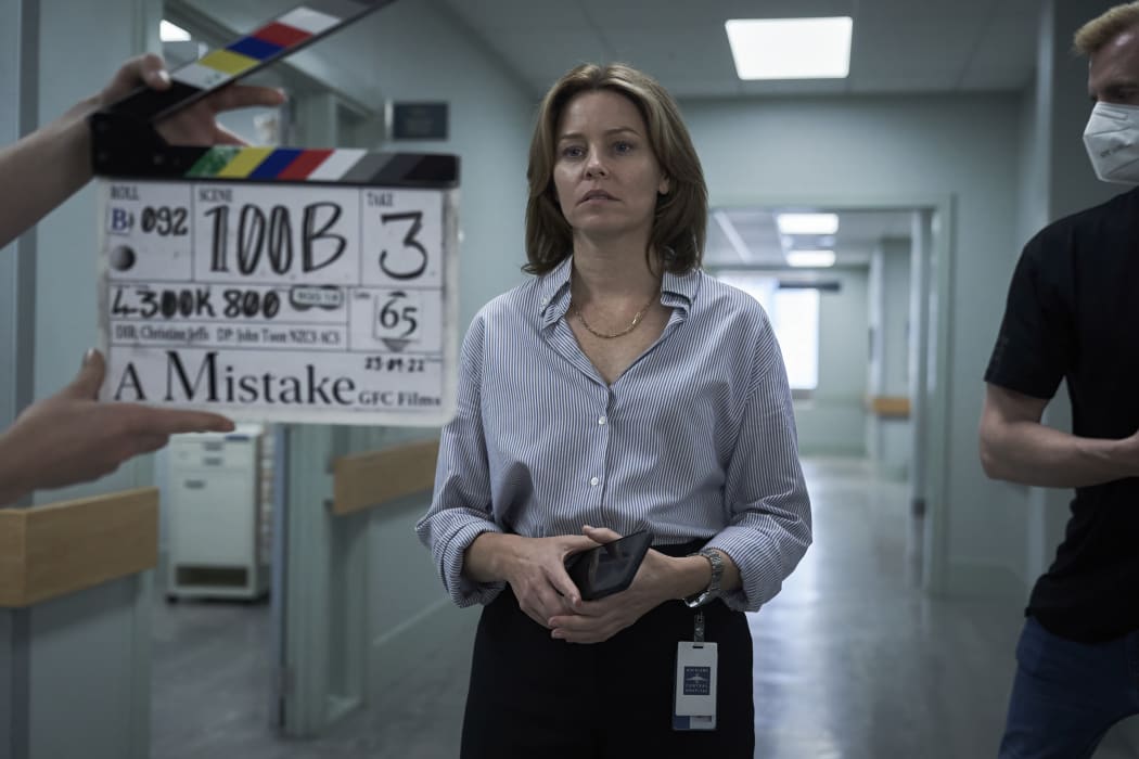 Elizabeth Banks filming day 28 of A Mistake directed by Christine Jeffs