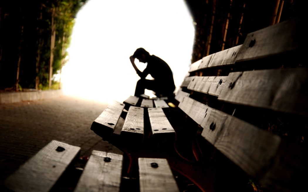 13789076 - dépression, dépression chez les adolescents, douleur, souffrance, tunnel