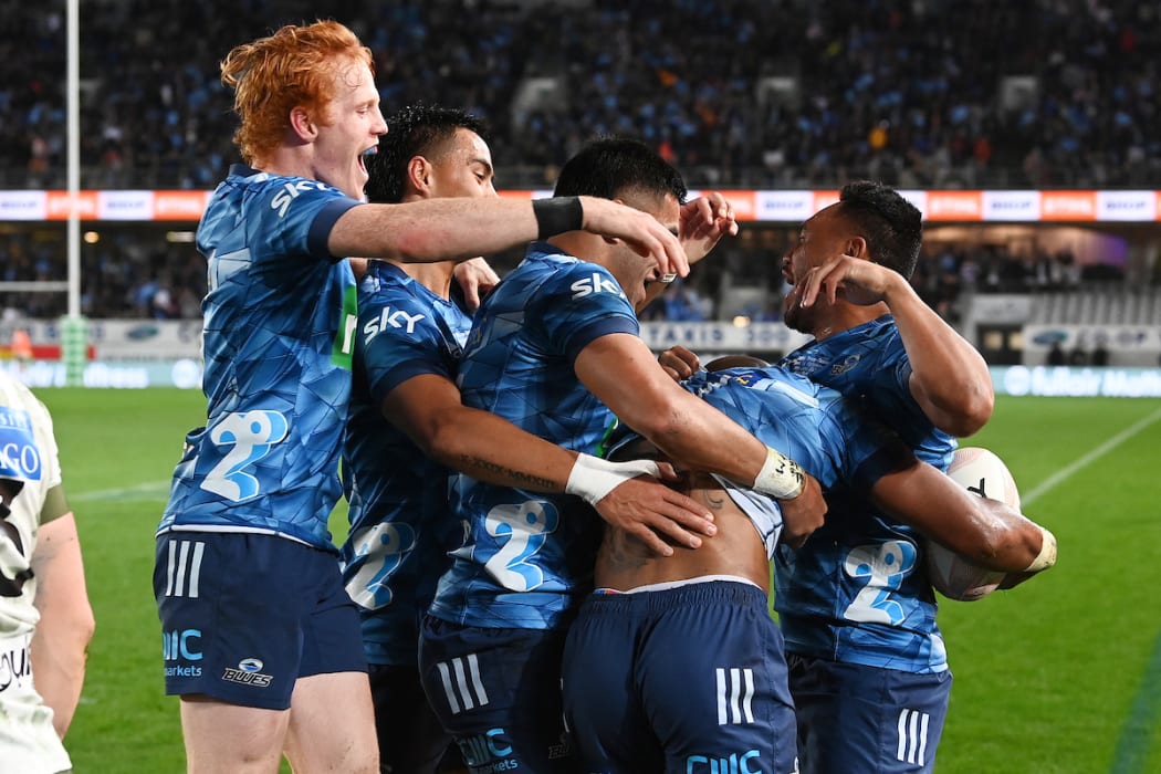 Blues team celebrate the try of Mark Telea.
Blues v Highlanders, Sky Super Rugby Trans-Tasman Final. Eden Park, Auckland. New Zealand. Saturday 19 June 2021. Â© Copyright Photo: Andrew Cornaga / www.photosport.nz
