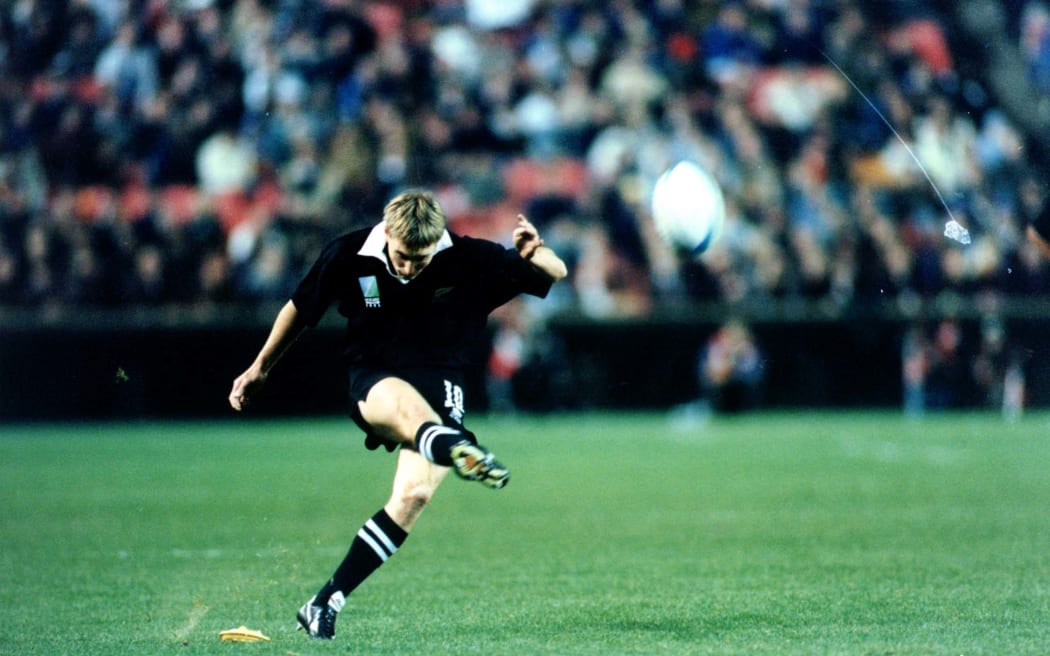 All Black Andrew Mehrtens kicks during the rugby union World Cup, 1995.  PHOTO: PHOTOSPORT