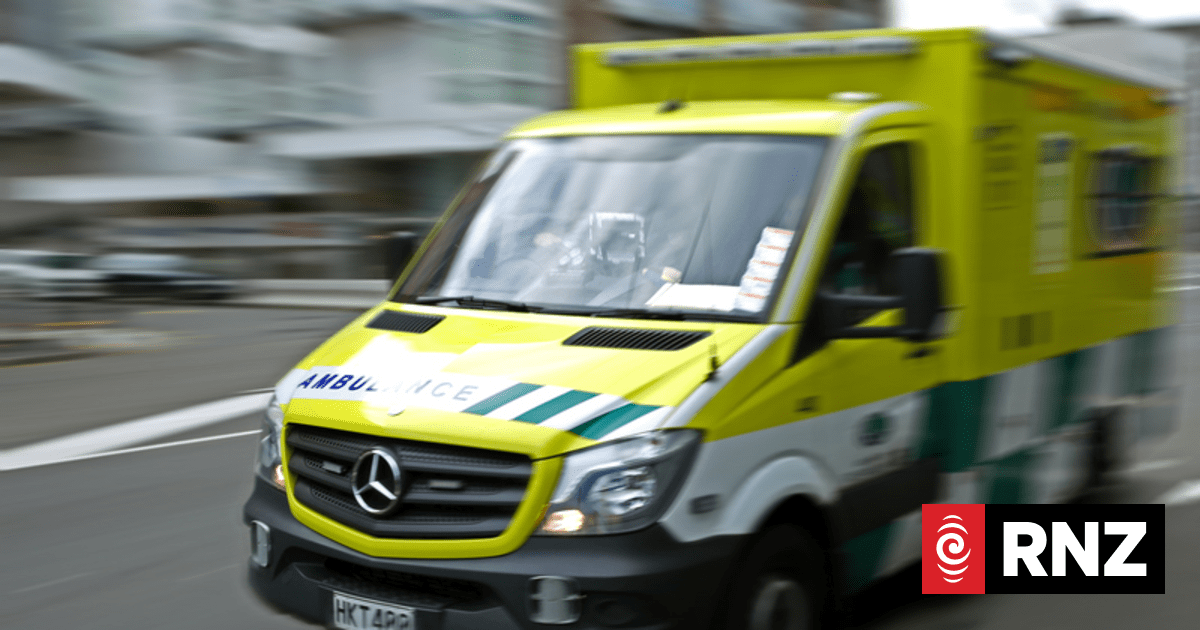 Man found with serious head injuries on Queenstown street