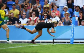 Kelly Brazier scoring the winning try for New Zealand