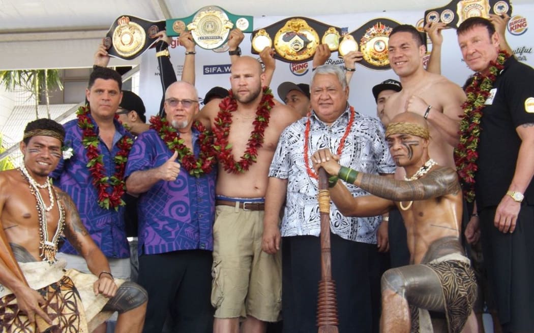 Joseph Parker and American Jason Bergman.