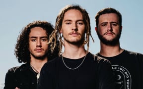 Alien Weaponry
