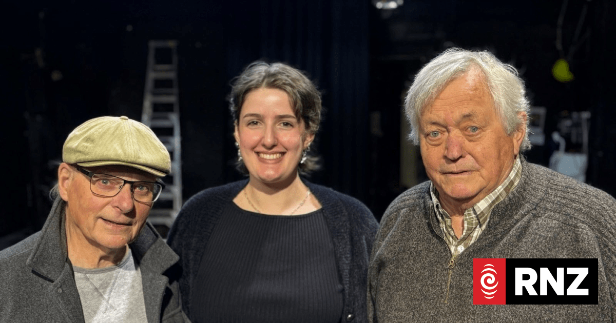 Romeo and Juliet Returns to the Globe Theatre 65 Years Later