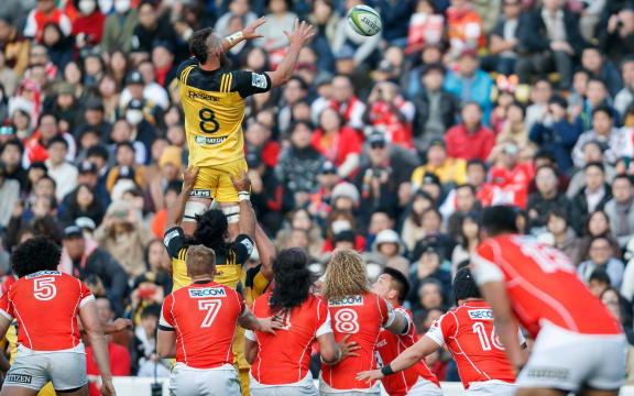 The Hurricanes rising high above the lowly Sunwolves, a visual metaphor for the Super Rugby season?