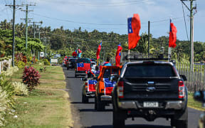 A convoy of supporters of Samoa's former Human Rights Protection Party government descend on Apia for a protest against the judiciary.