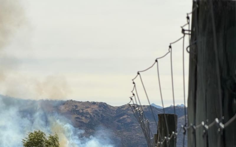 Homes evacuated in Central Otago after fire threatens properties | RNZ