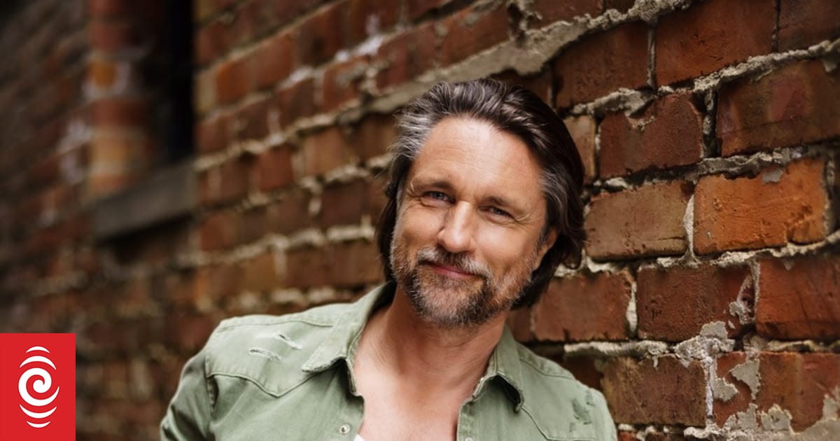 Kiwi actor Martin Henderson back for a summer in Aotearoa | RNZ