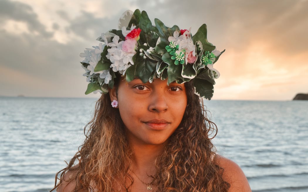 Marylou Mahe was born in Houaïlou, in the Kanak country of Ajë-Arhö. She is of mixed Kanak and French descent. Marylou is a decolonial feminist artist and student in English studies, in France. She is currently finishing her master’s thesis on Hawaiian feminism.