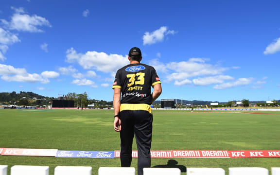 Hamish Bennett playing for the Wellington Firebirds.