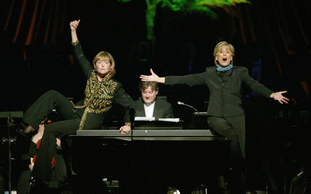 Frederica von Stade, James Judd and Dame Kiri Te Kanawa performing in the 2006 Kiri Te Kanawa Foundation Gala