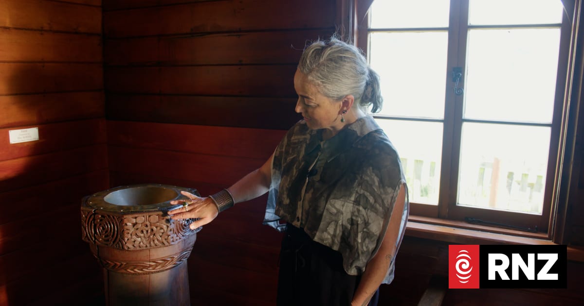 J H Menzies: The colonial carver