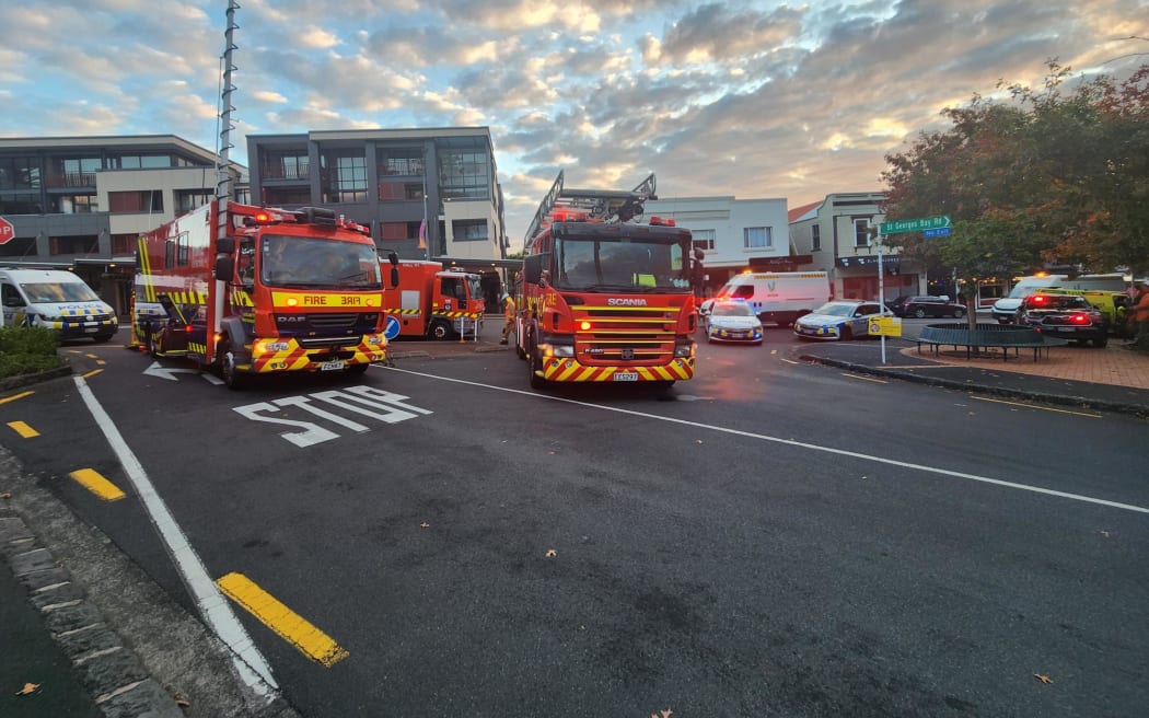 Crews respond to a fire in Parnell, Auckland on Sunday 7 April.