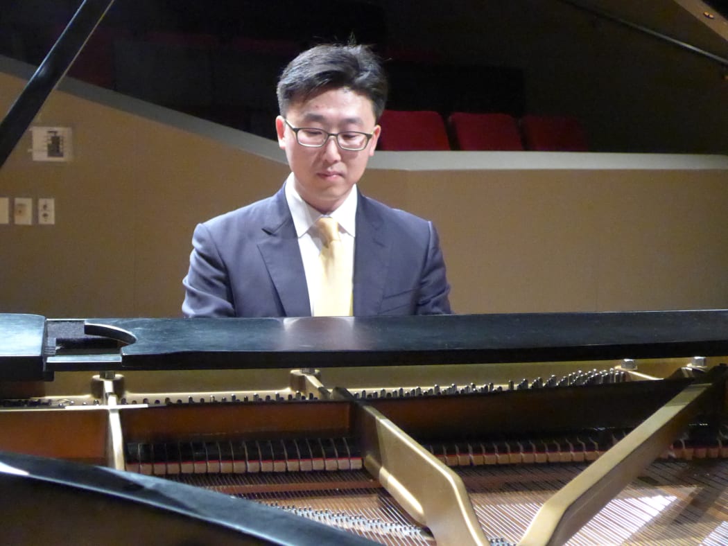 Joong Han Jung