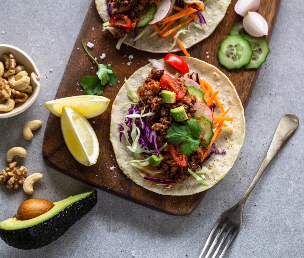 Walnut and cashew nut 'mince' tacos