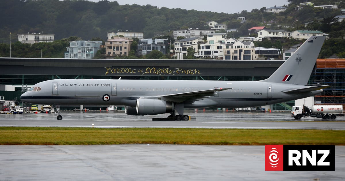 Christopher Luxon defends taking second plane overseas after criticising Hipkins for the same