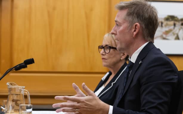 Greenlight for $1.1 billion Cook Strait power cable replacement | RNZ
