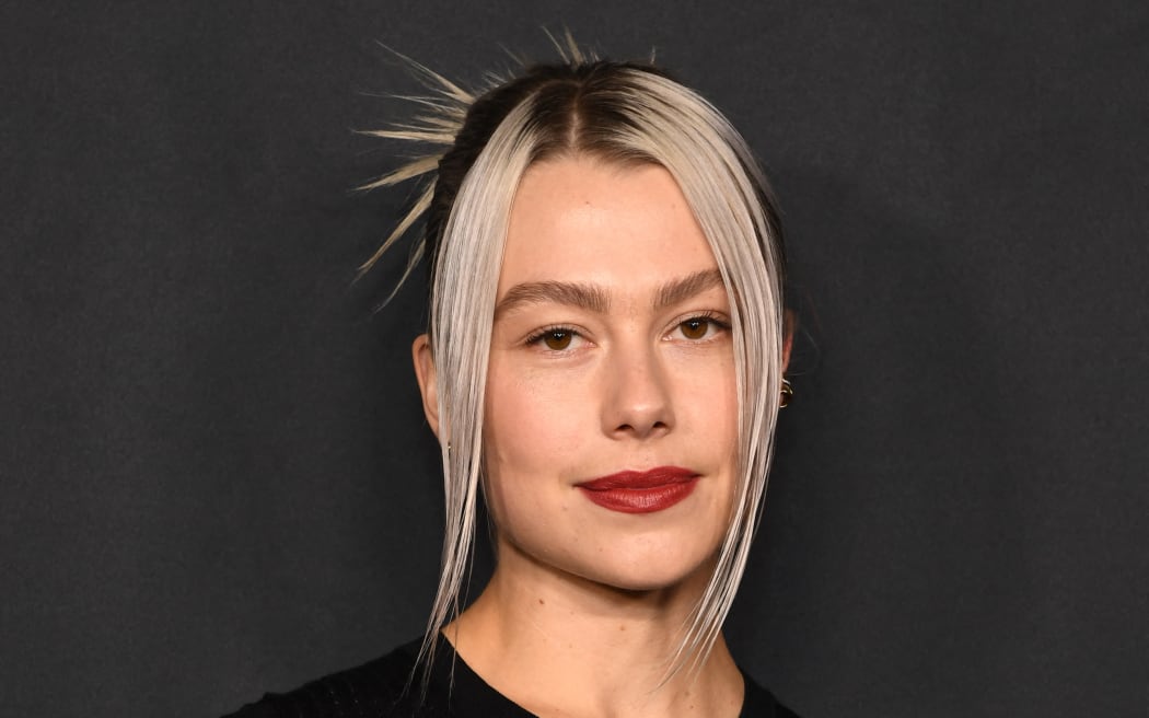 LOS ANGELES, CALIFORNIA - OCTOBER 20: Phoebe Bridgers attends the CHANEL dinner to celebrate the 1932 High Jewelry Collection on October 20, 2022 in Los Angeles, California.