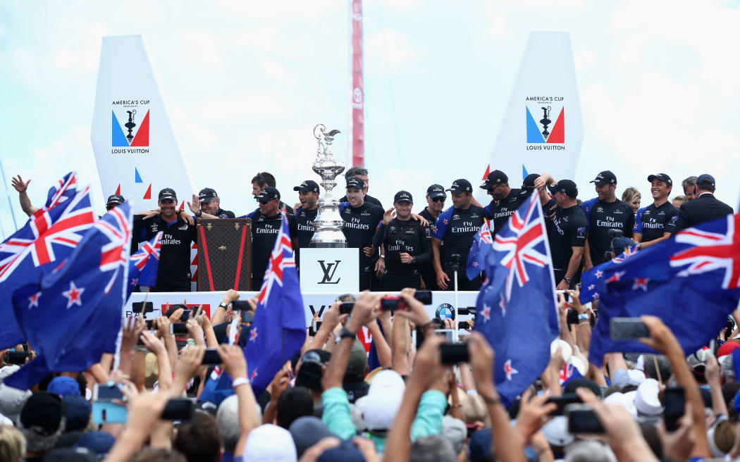 Team NZ is bringing the Auld Mug home after 14 years away with a 7-1 win over Oracle Team USA in Bermuda.