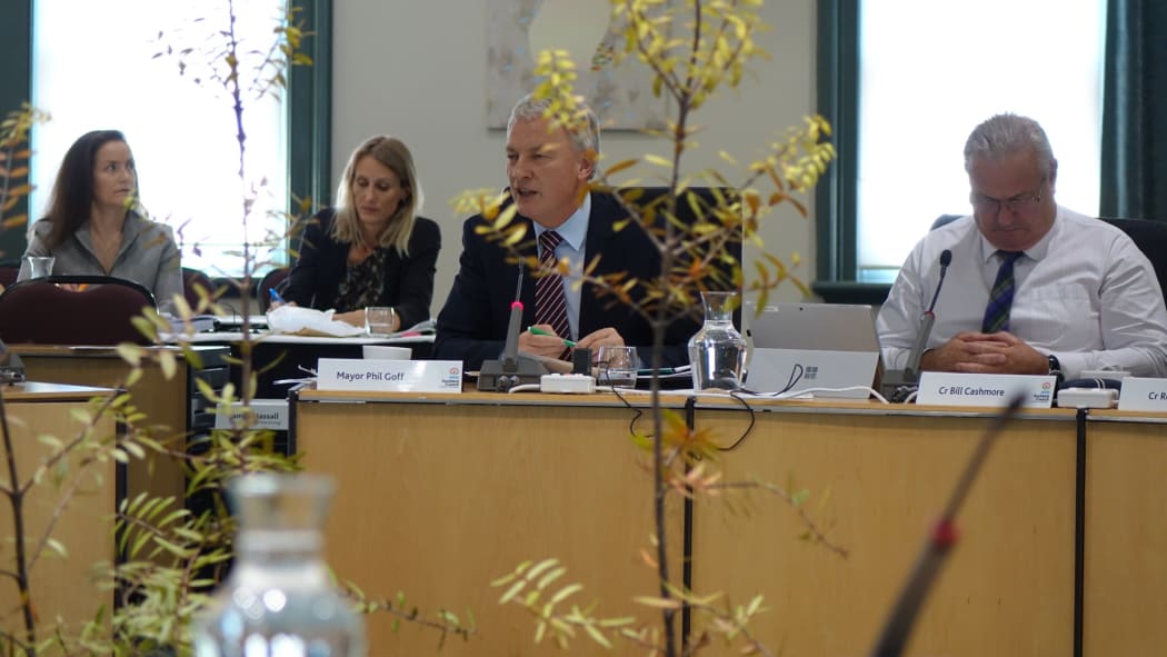 Auckland Mayor Phil Goff speaks at the meeting. Council voted for a half-way option, a partial closure of the Waitakere Ranges.