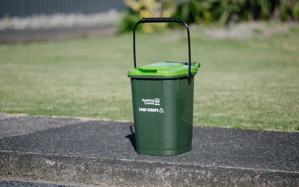 food scraps collection bin