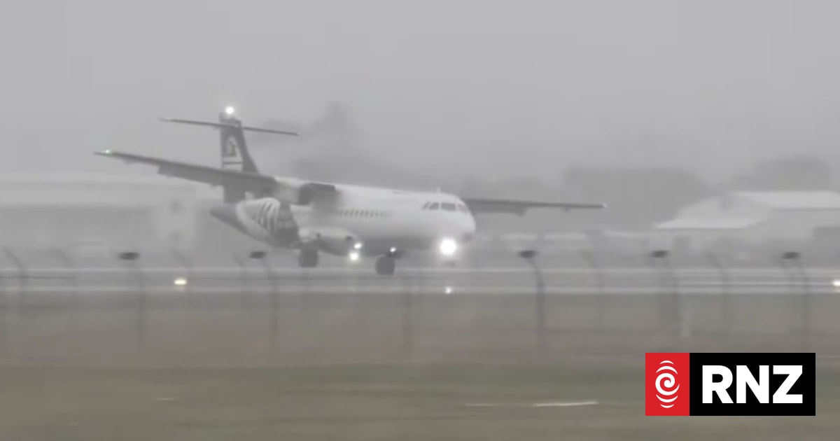 Watch: Air NZ plane forced to abort landing in wild Christchurch weather
