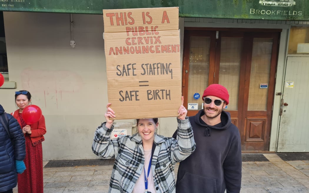 Midwives strike in Auckland