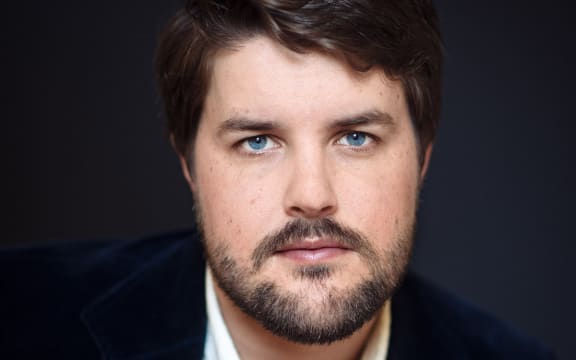 Tenor Oliver Sewell