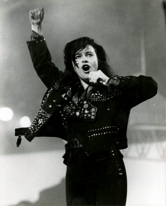 Jenny Morris performing live in the 1980s