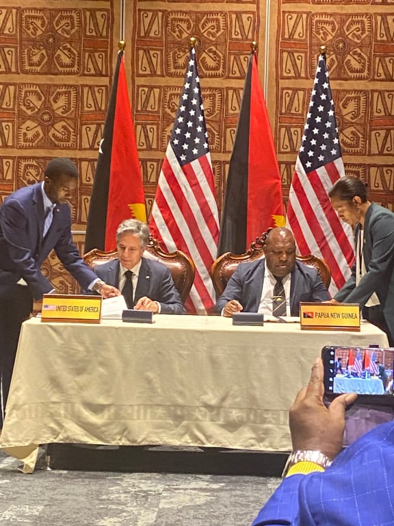 US Secretary of State Antony Blinken and PNG Defence Minister, Win Barki Daki, sign a new bilateral defense cooperation agreement.
